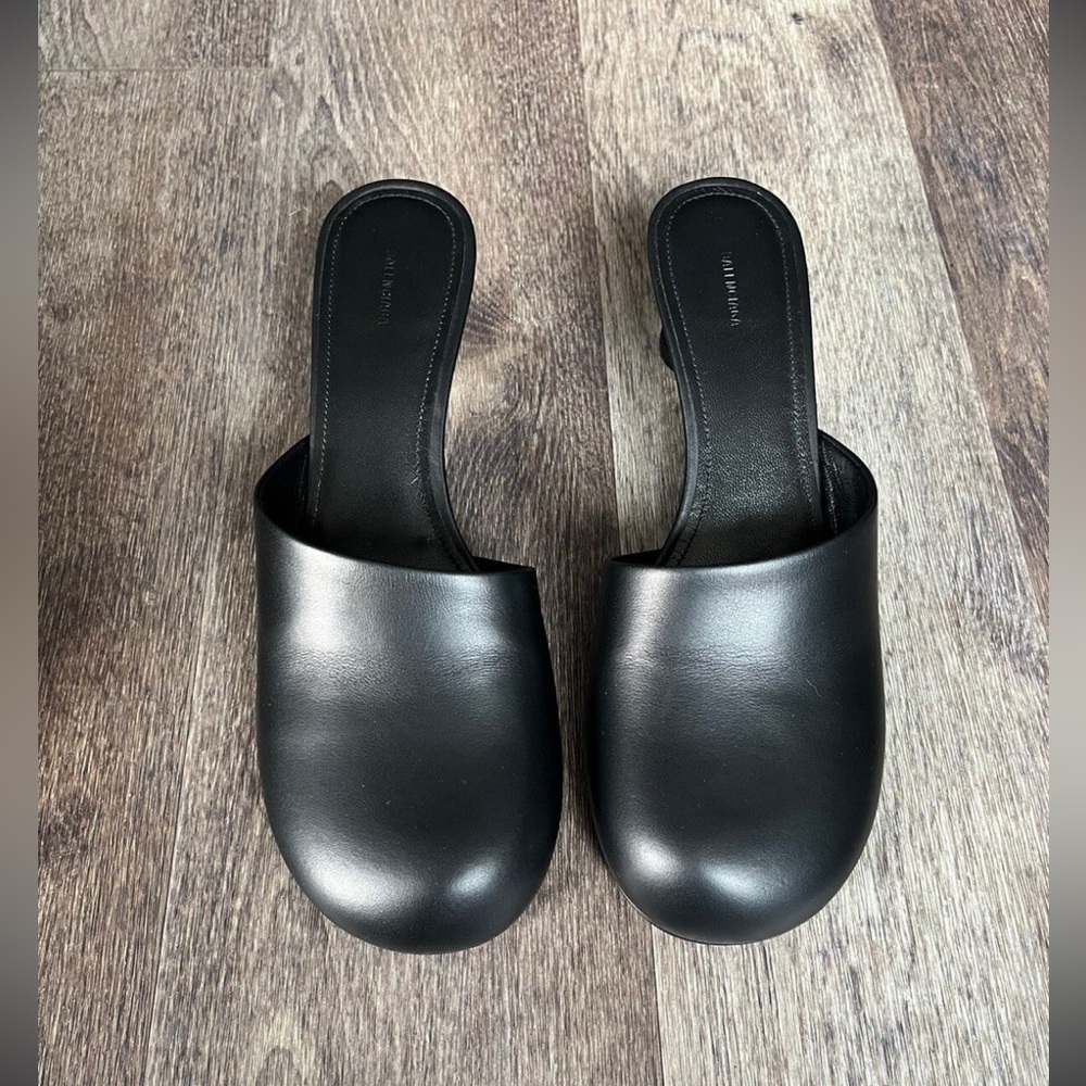 Balenciaga lady mules